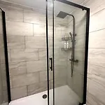 Apartment In Greenwich
